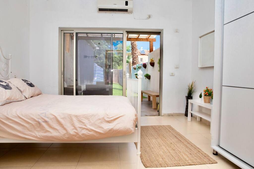 Homey Apartment Near The Beach Хадера Екстер'єр фото