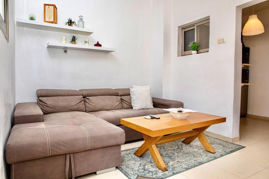 Homey Apartment Near The Beach Хадера Екстер'єр фото