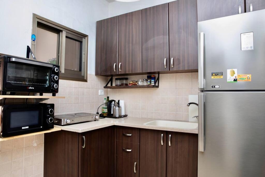 Homey Apartment Near The Beach Хадера Екстер'єр фото