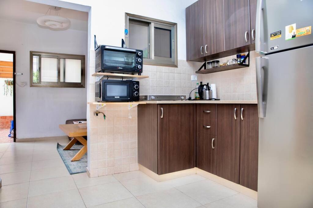 Homey Apartment Near The Beach Хадера Екстер'єр фото