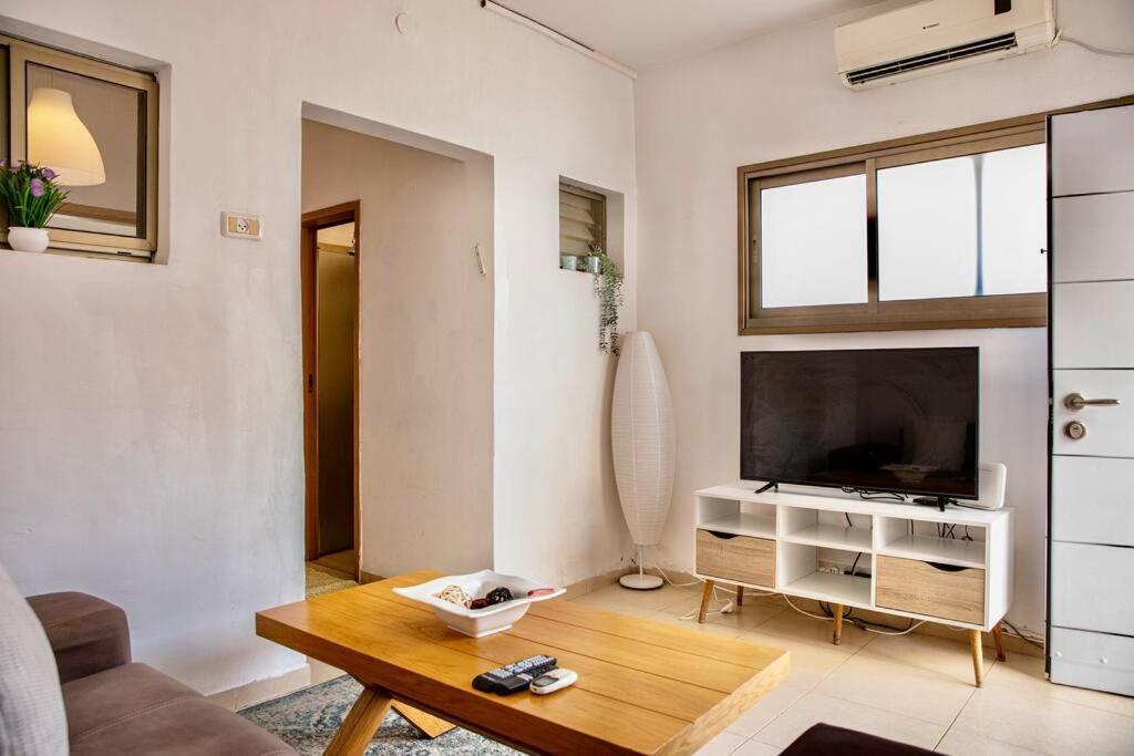 Homey Apartment Near The Beach Хадера Екстер'єр фото