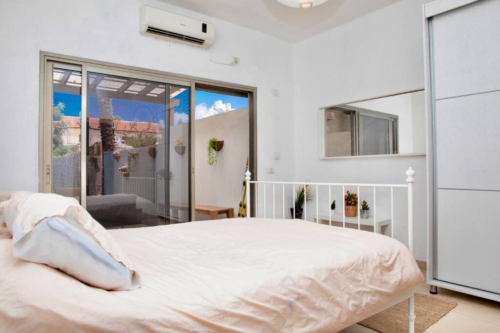 Homey Apartment Near The Beach Хадера Екстер'єр фото